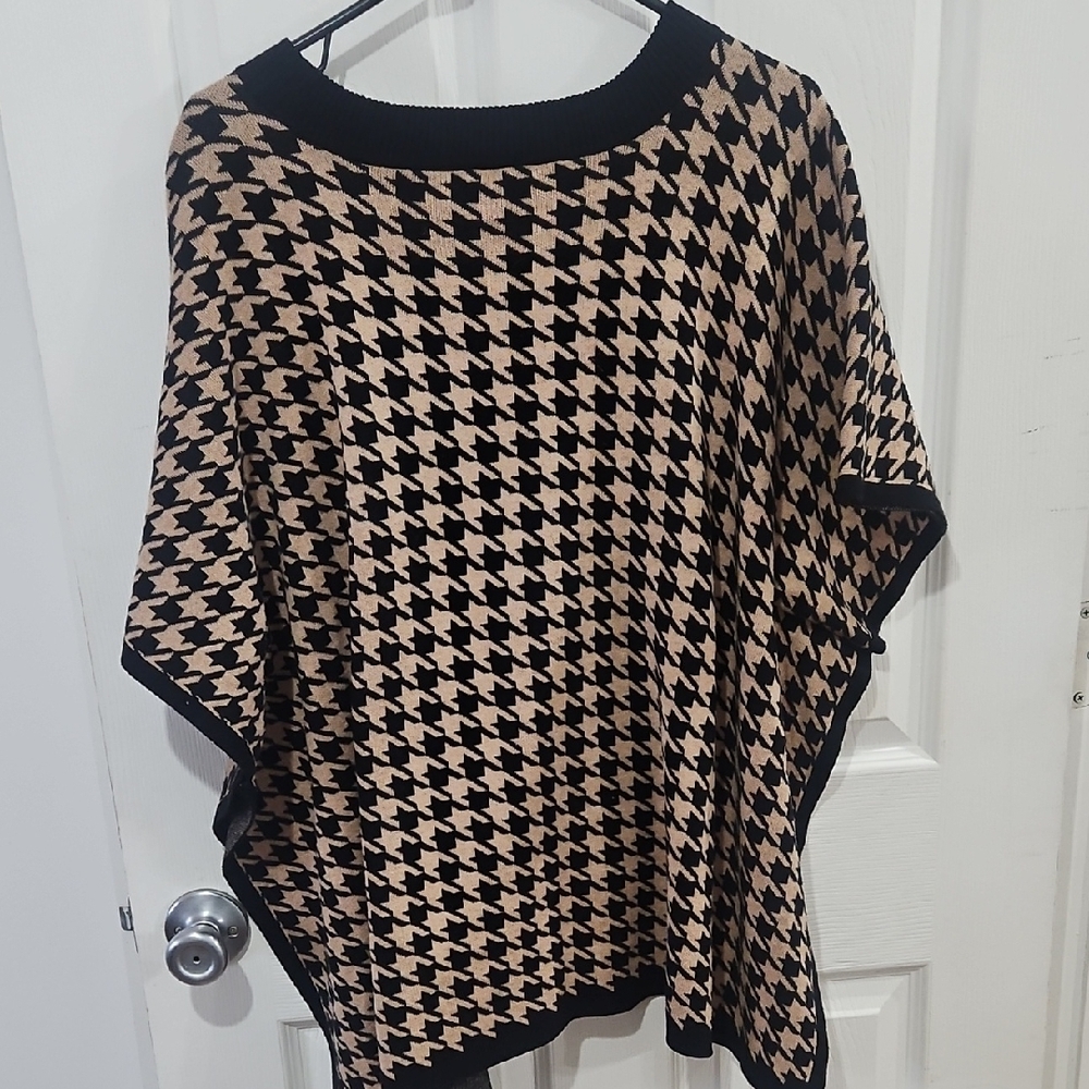 Talbots Black and Tan Knit Poncho‎ Size Small - Picture 4 of 4